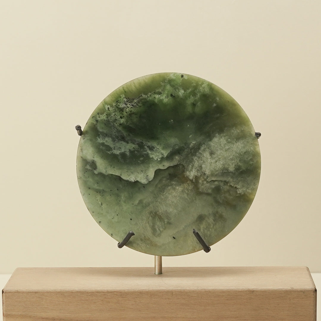 Porowhita Kawakawa Inanga Pounamu Sculpture