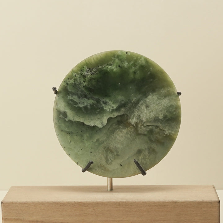 Porowhita Kawakawa Inanga Pounamu Sculpture