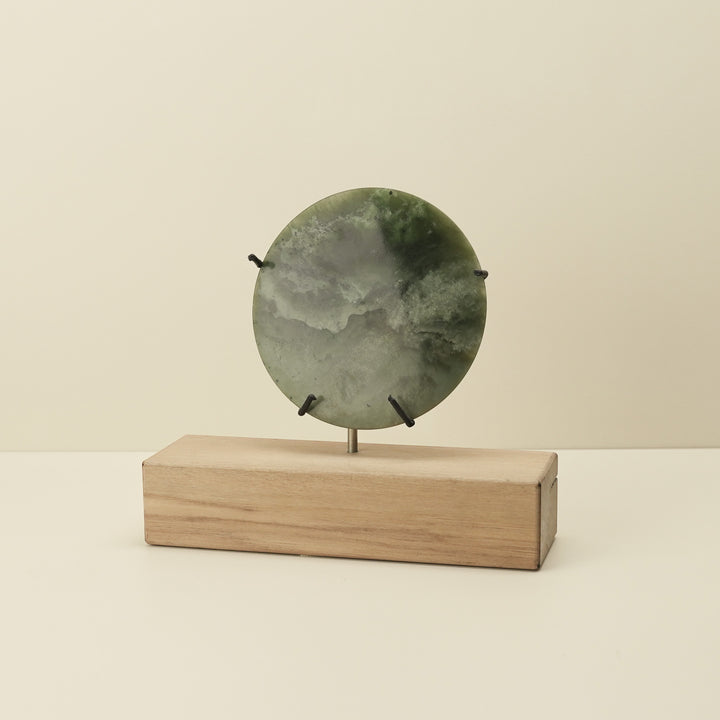 Porowhita Kawakawa Inanga Pounamu Sculpture