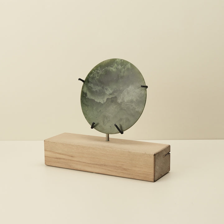 Porowhita Kawakawa Inanga Pounamu Sculpture