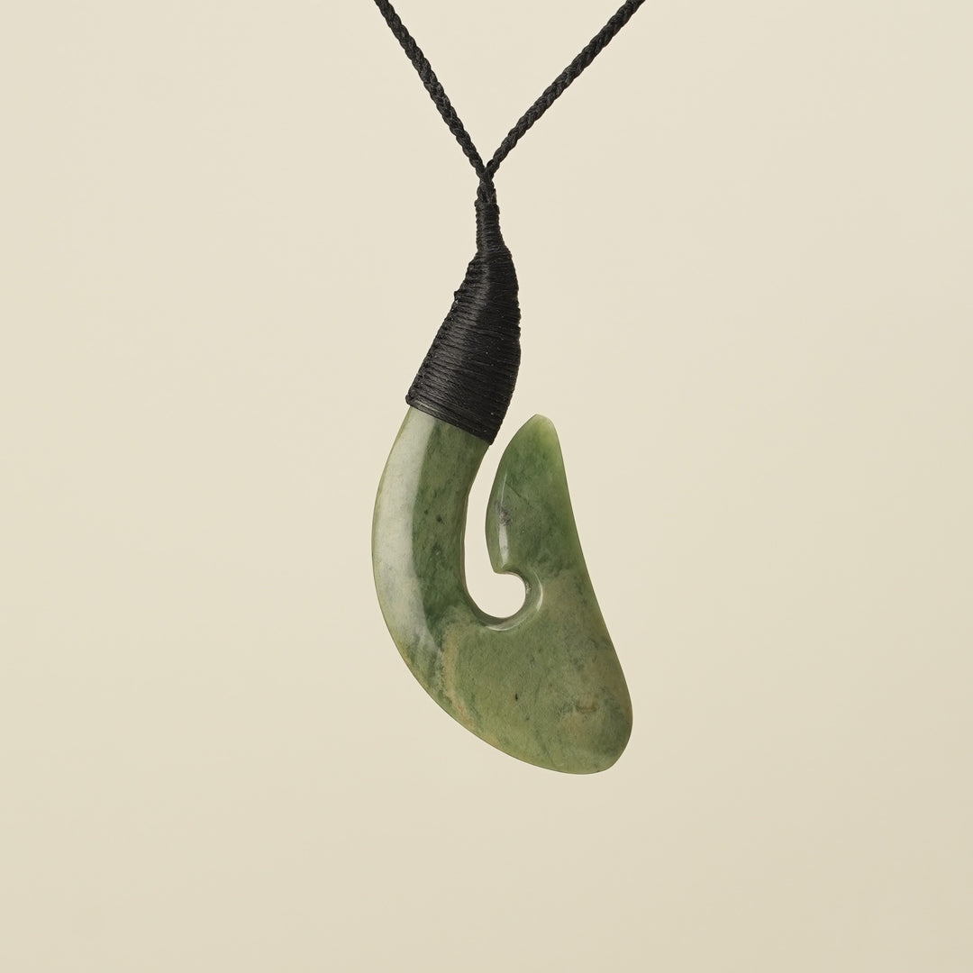 Hei Matau Raukaraka Large Pendant, Black Binding