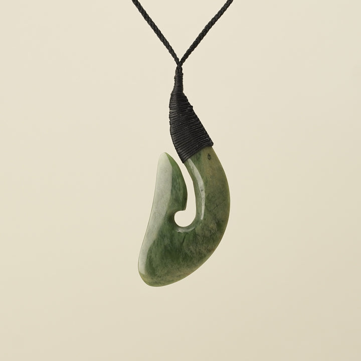 Hei Matau Raukaraka Large Pendant, Black Binding