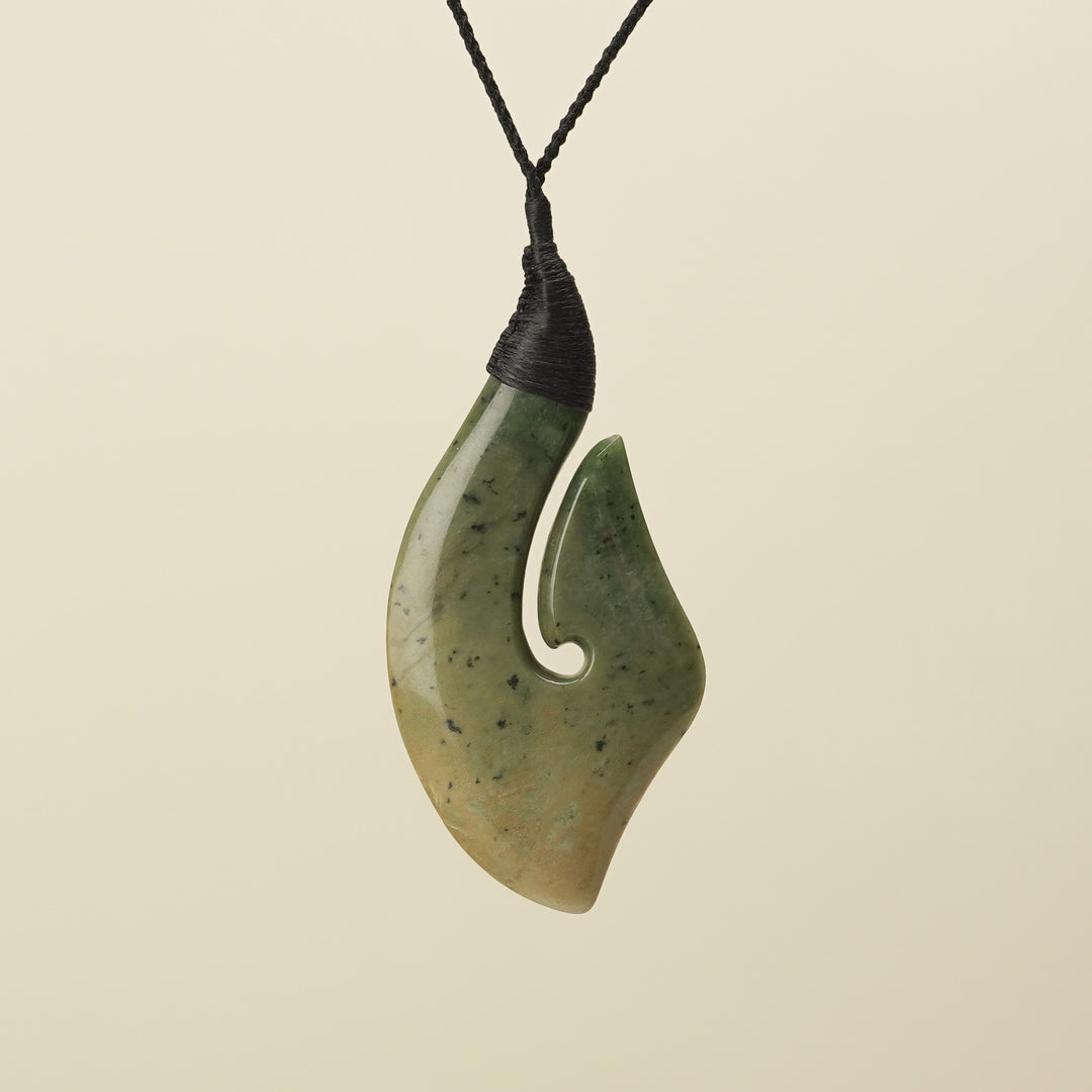Hei Matau Raukaraka Large Pendant, Black Binding