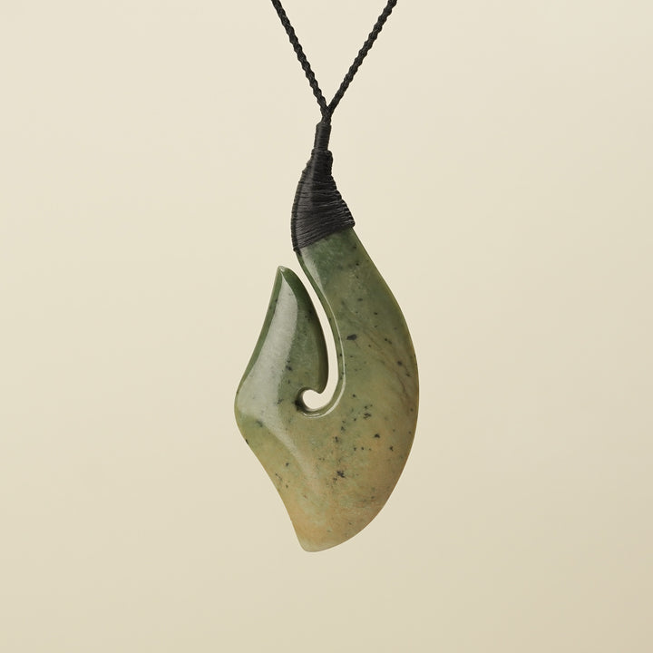 Hei Matau Raukaraka Large Pendant, Black Binding