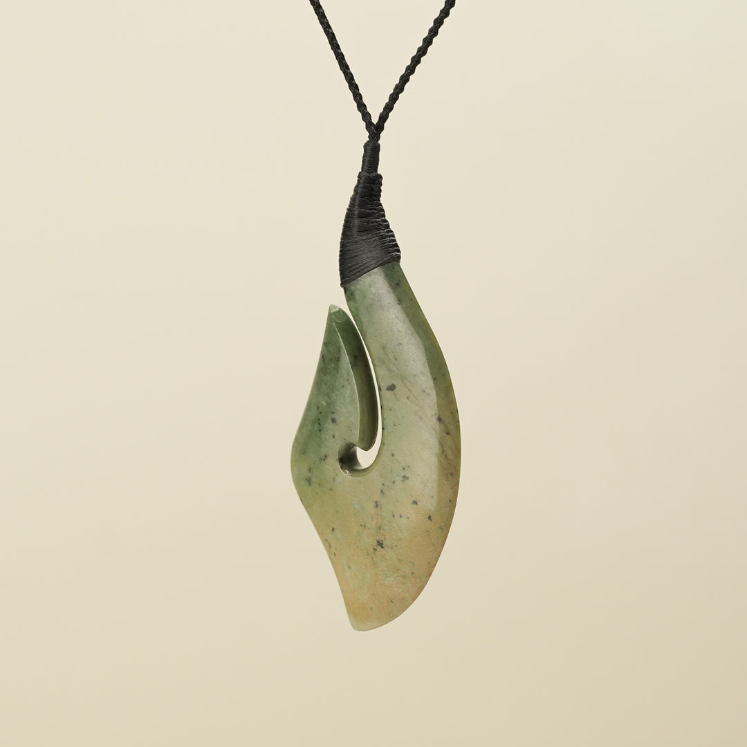 Hei Matau Raukaraka Large Pendant, Black Binding