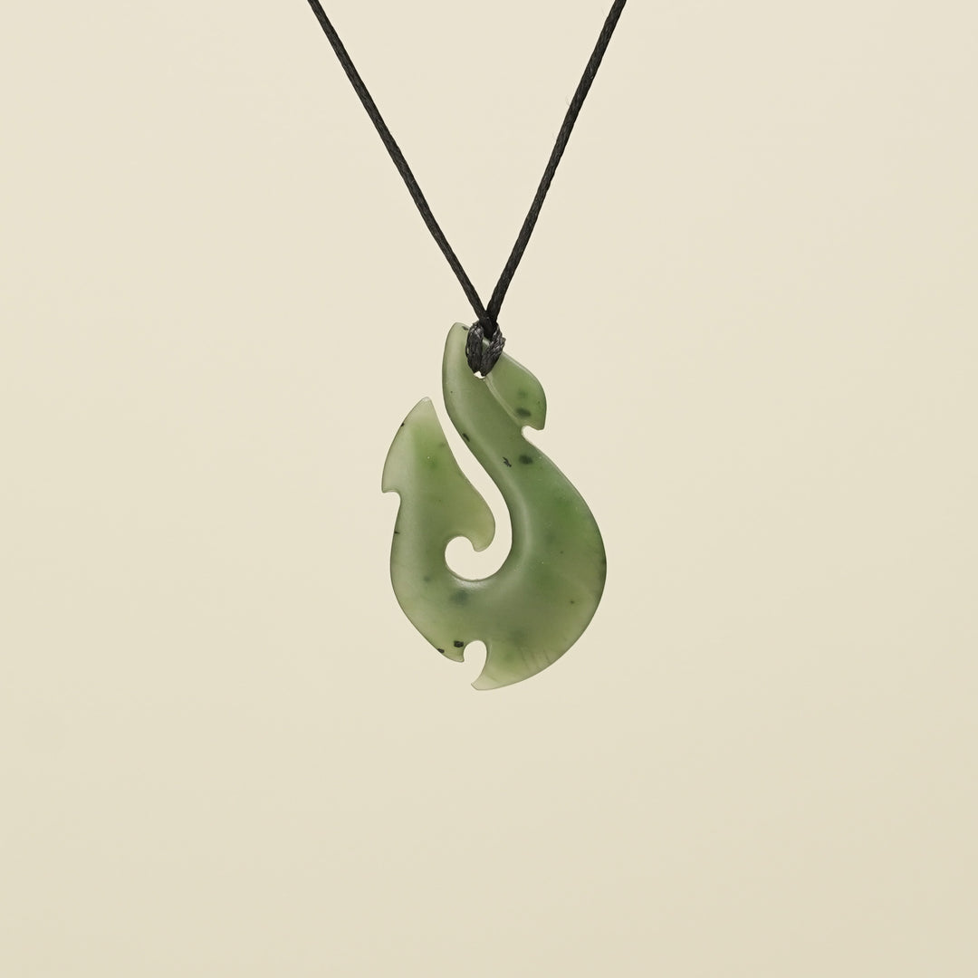 Hei Matau Pendant Matte Medium Kawakawa