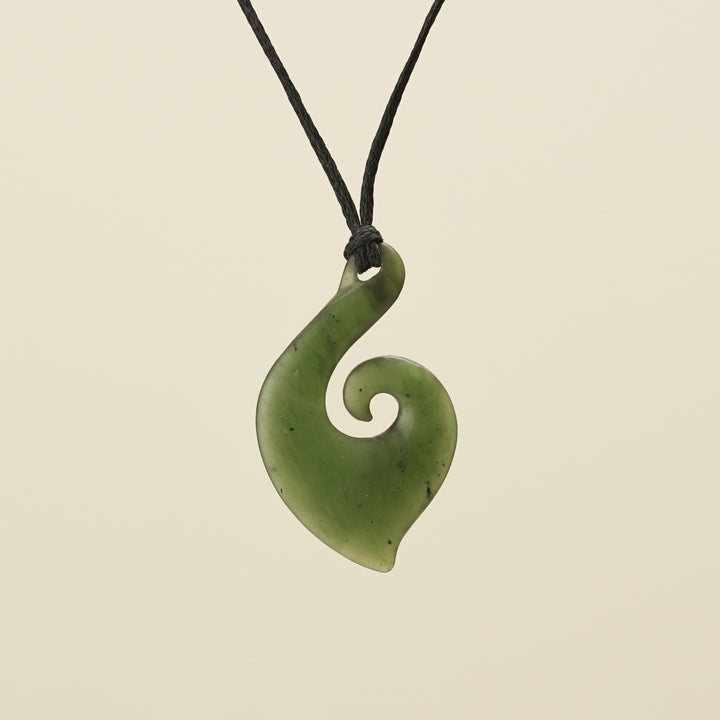 Hei Matau Pendant Matte Medium Kawakawa