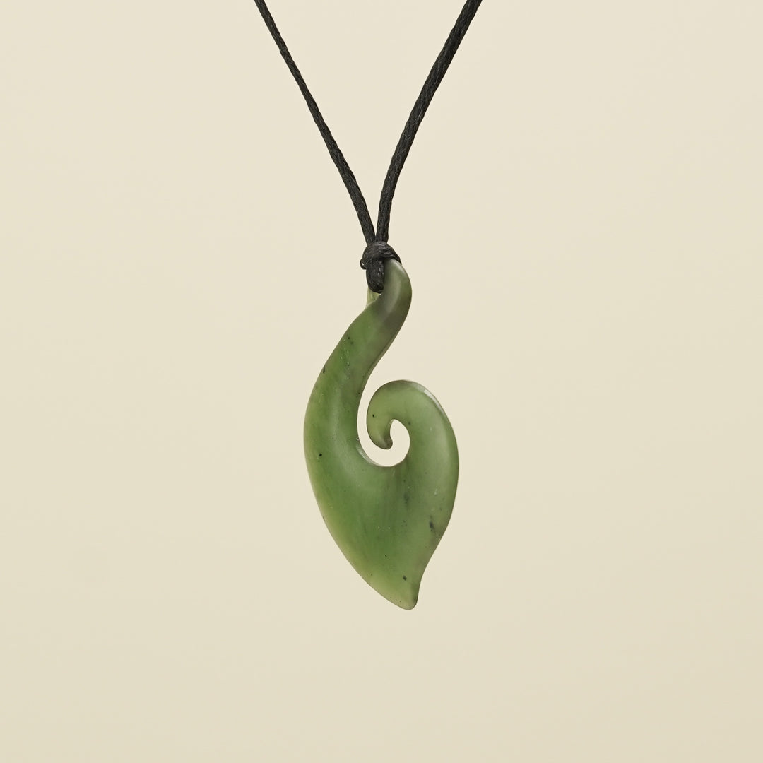 Hei Matau Pendant Matte Medium Kawakawa