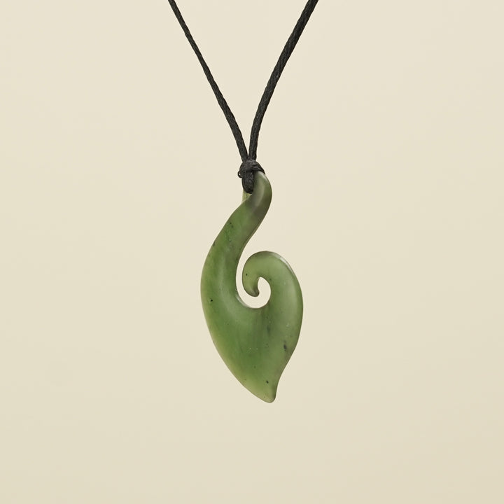 Hei Matau Pendant Matte Medium Kawakawa