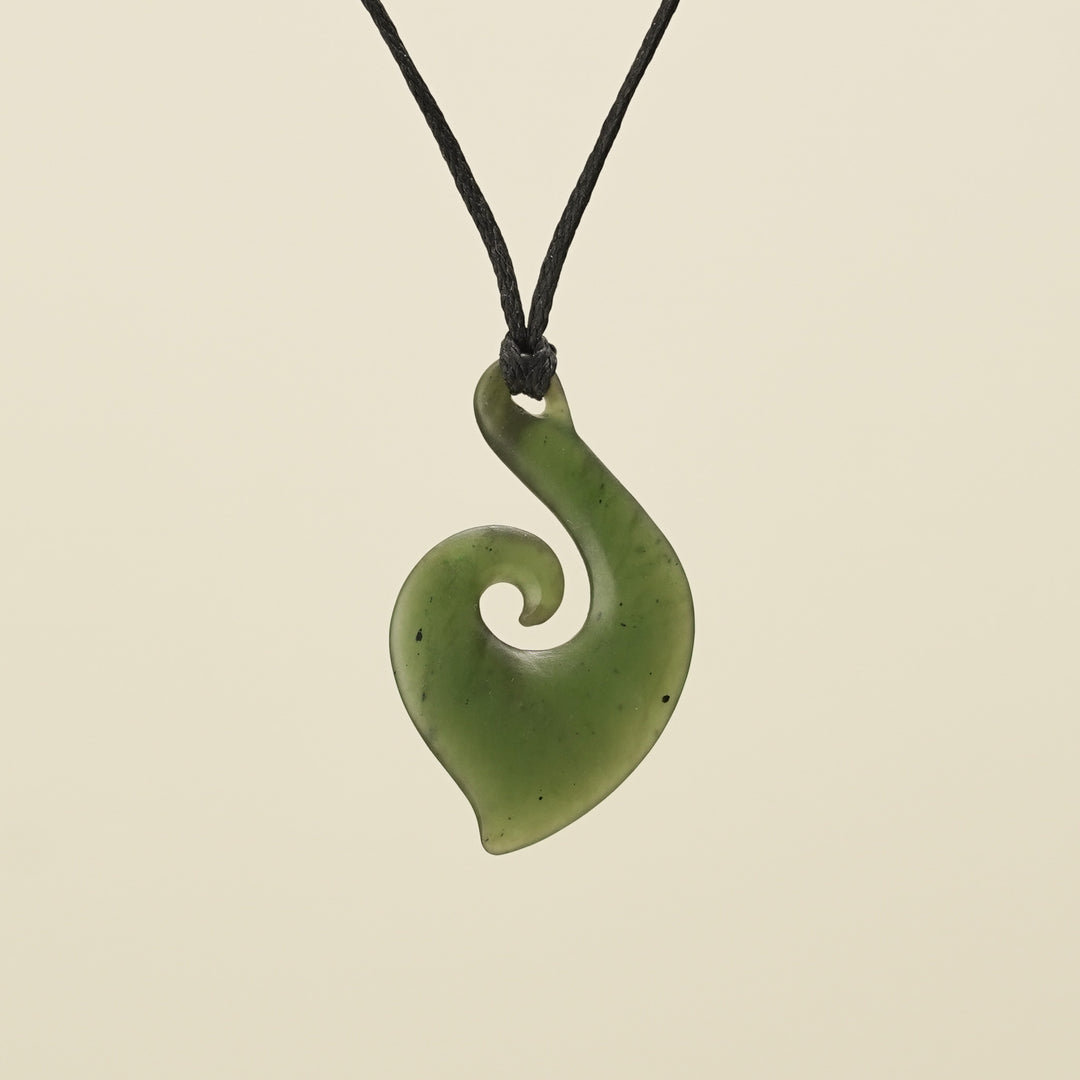Hei Matau Pendant Matte Medium Kawakawa