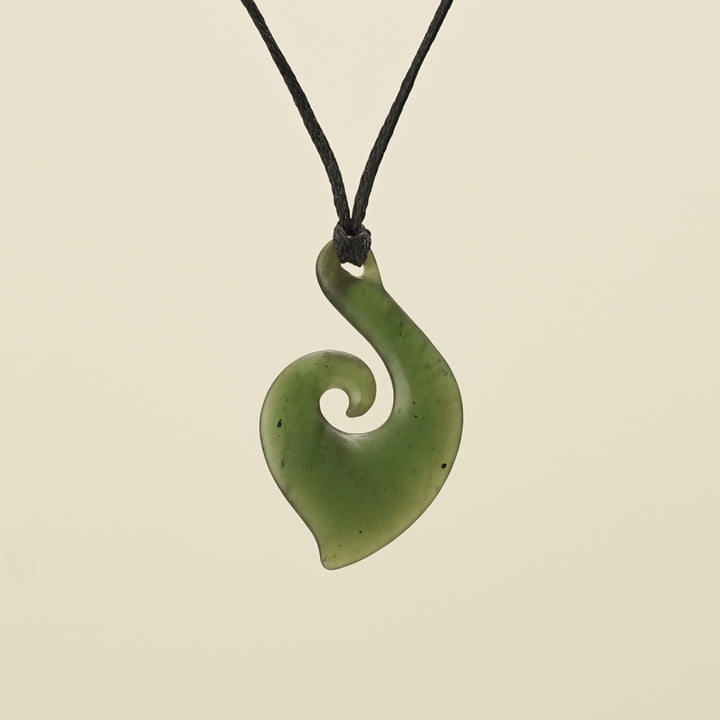 Hei Matau Pendant Matte Medium Kawakawa