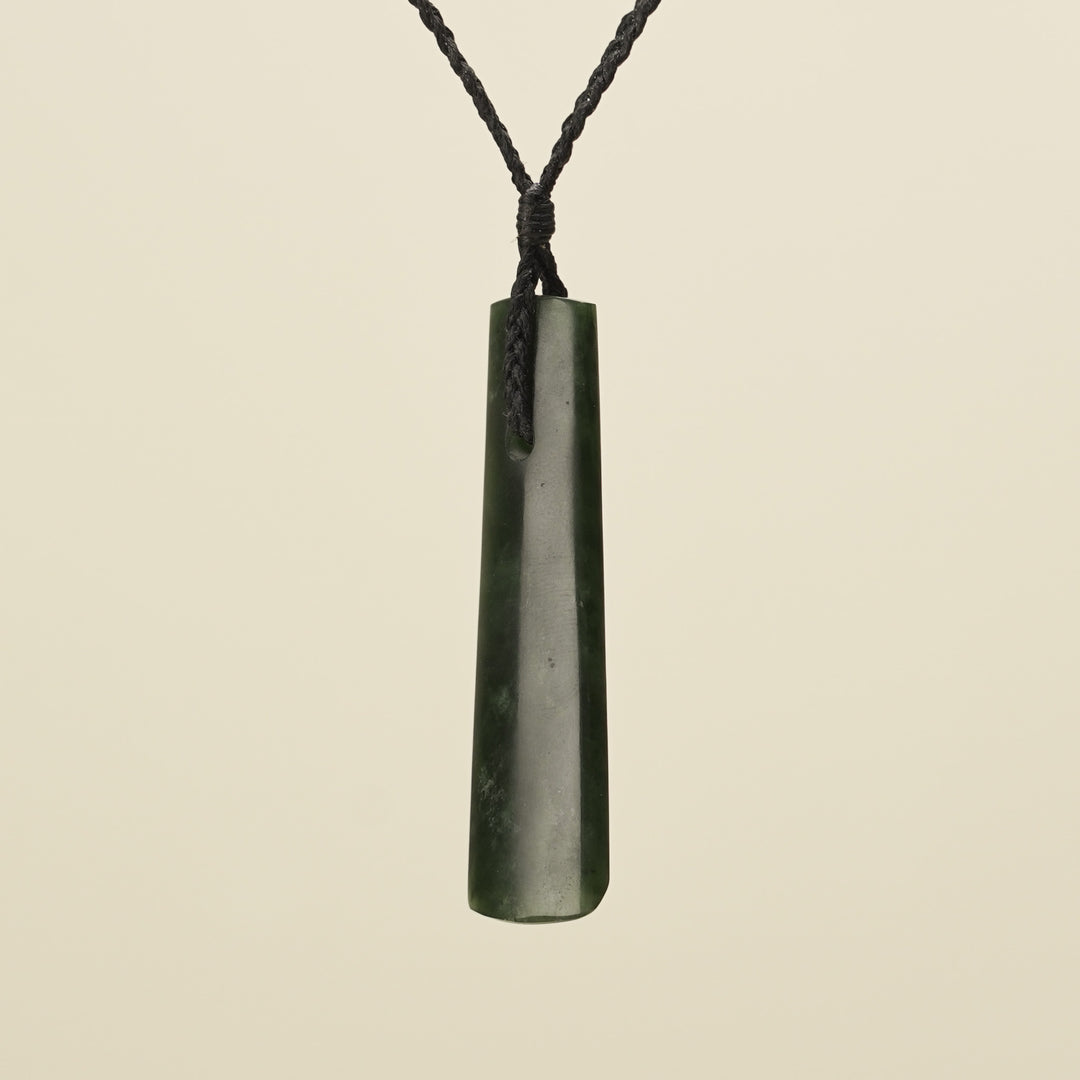 Medium Kawakawa Toki - Pounamu Pendant