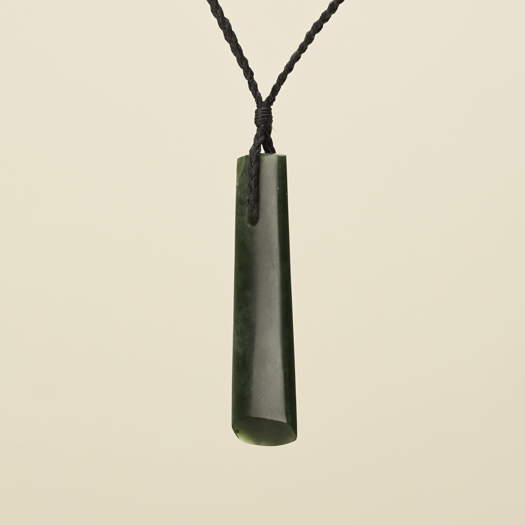 Medium Kawakawa Toki - Pounamu Pendant
