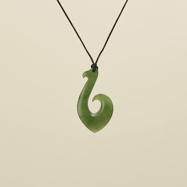 Hei Matau Pendant Matte Medium Kawakawa