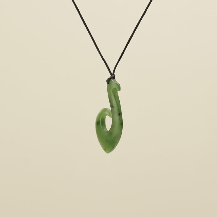Hei Matau Pendant Matte Medium Kawakawa