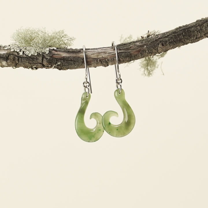 Jade Earring Hei Matau Kahurangi 20mm