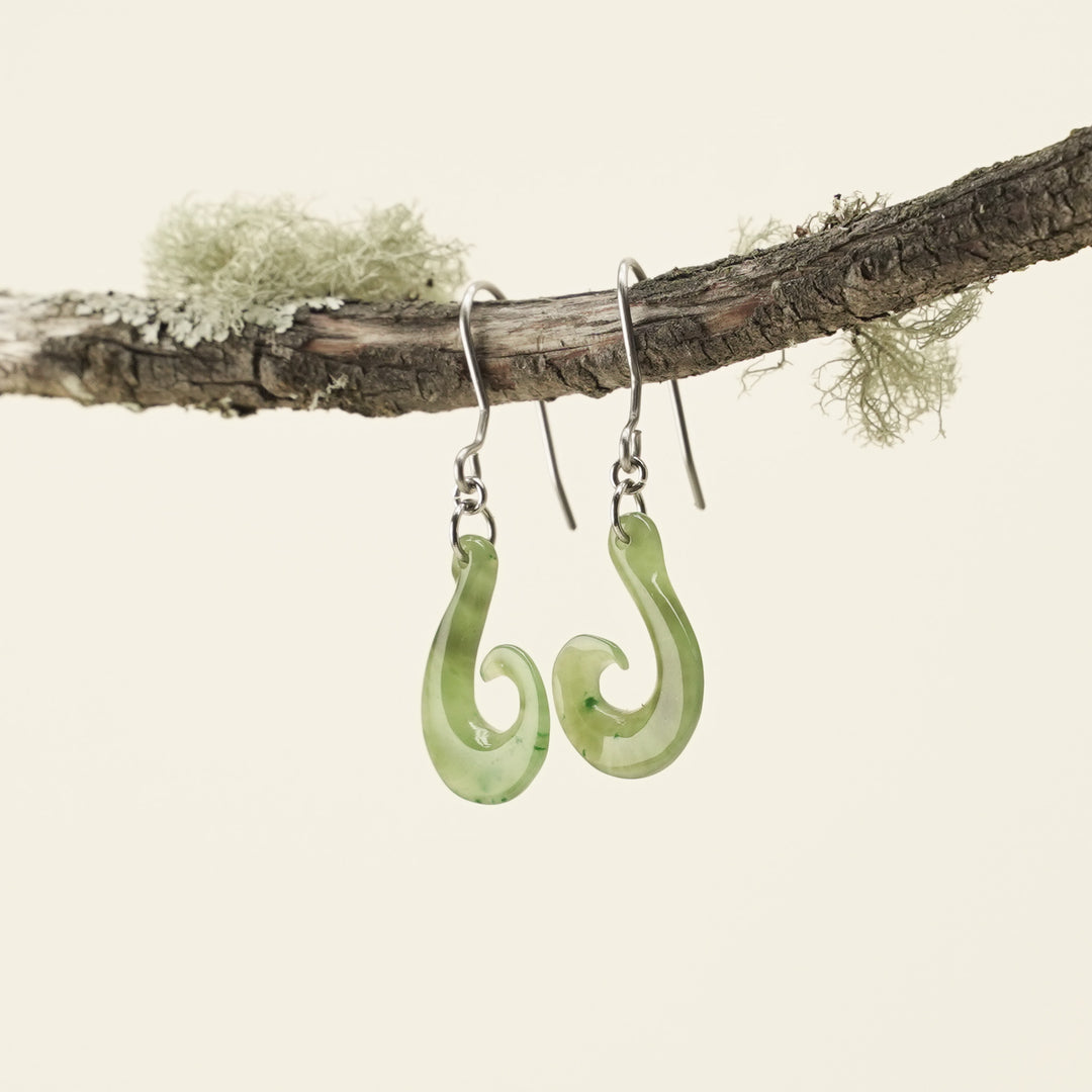 Jade Earring Hei Matau Kahurangi 20mm