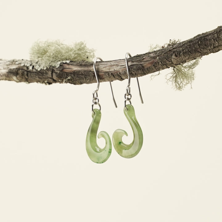Jade Earring Hei Matau Kahurangi 20mm