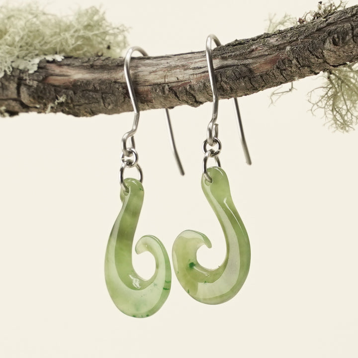 Jade Earring Hei Matau Kahurangi 20mm