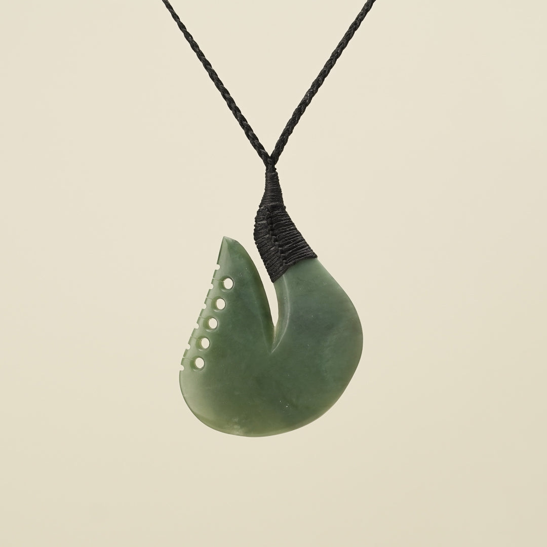 Hei Matau Inanga Greenstone Large, Black Binding