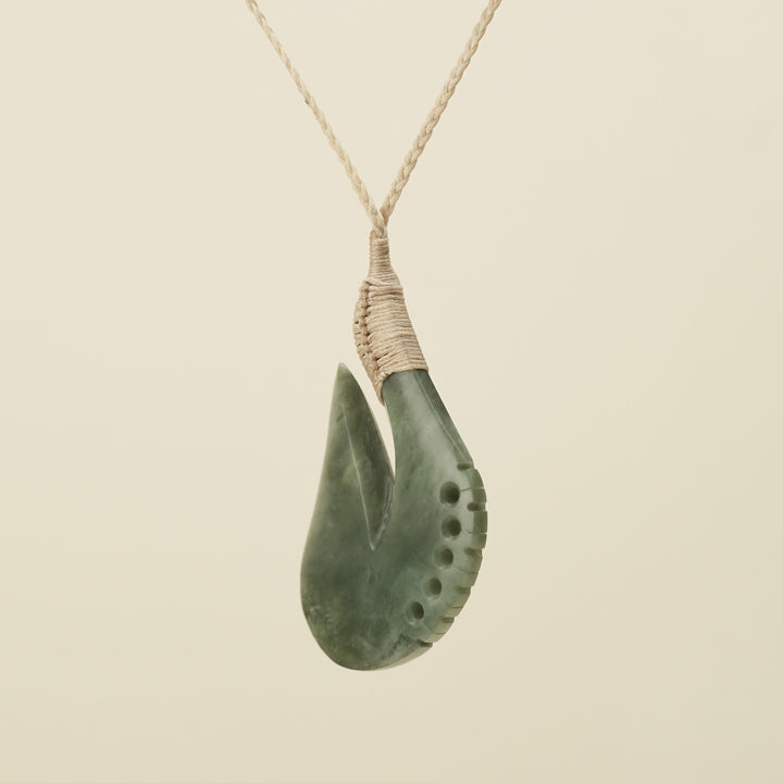 Hei Matau Inanga Greenstone Large, Tan Binding