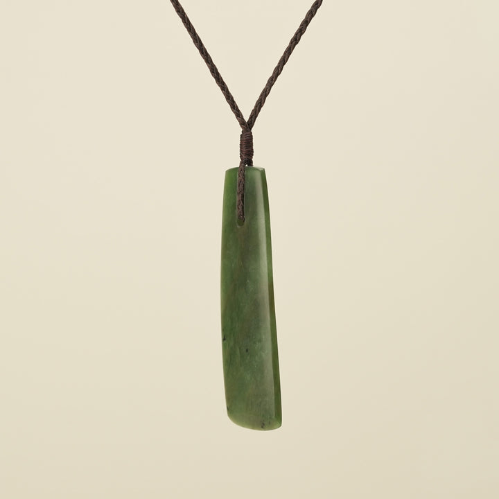 Toki Kawakawa Pounamu Pendant Large, Brown Binding