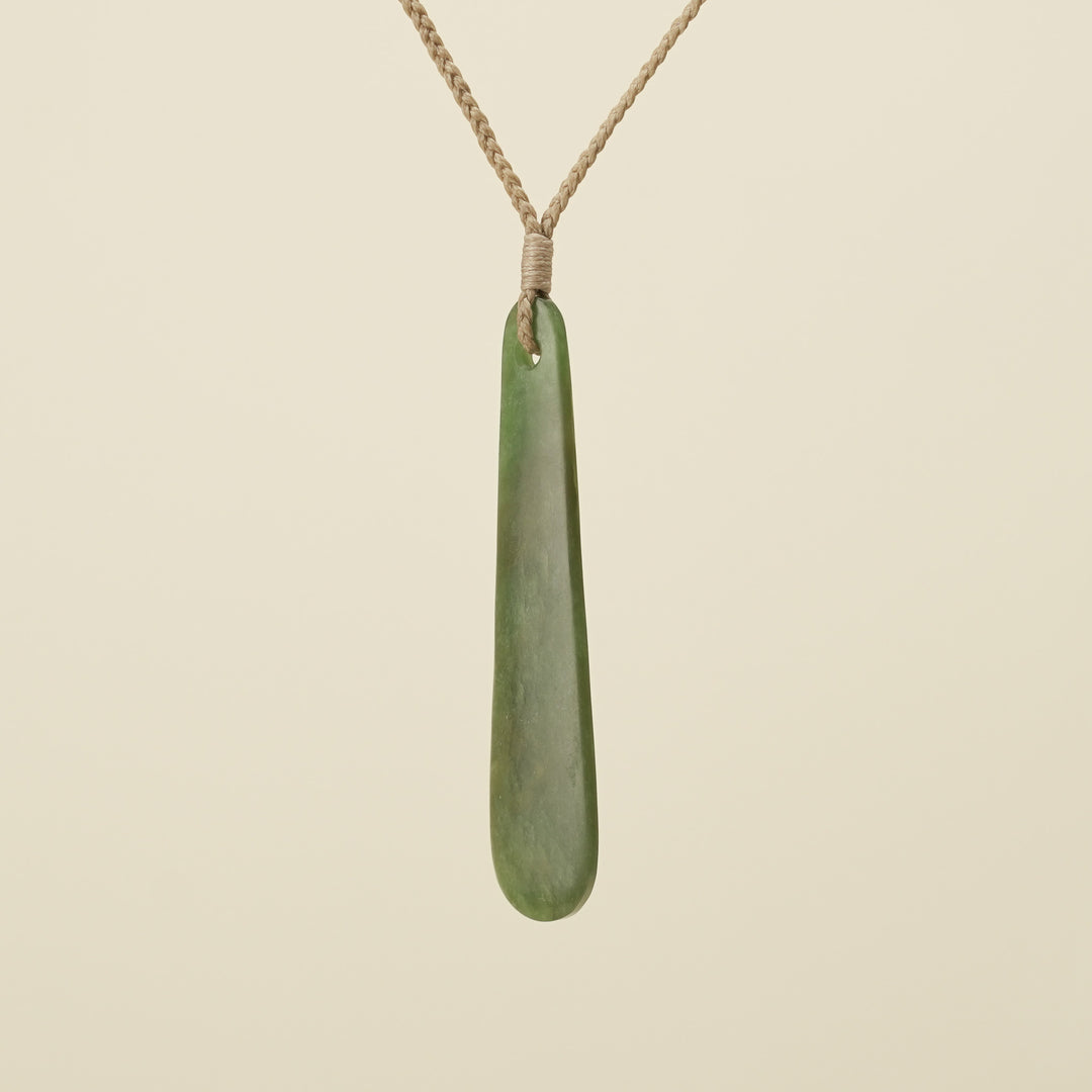 Roimata Matte Medium Kawakawa Pendant, Tan Binding