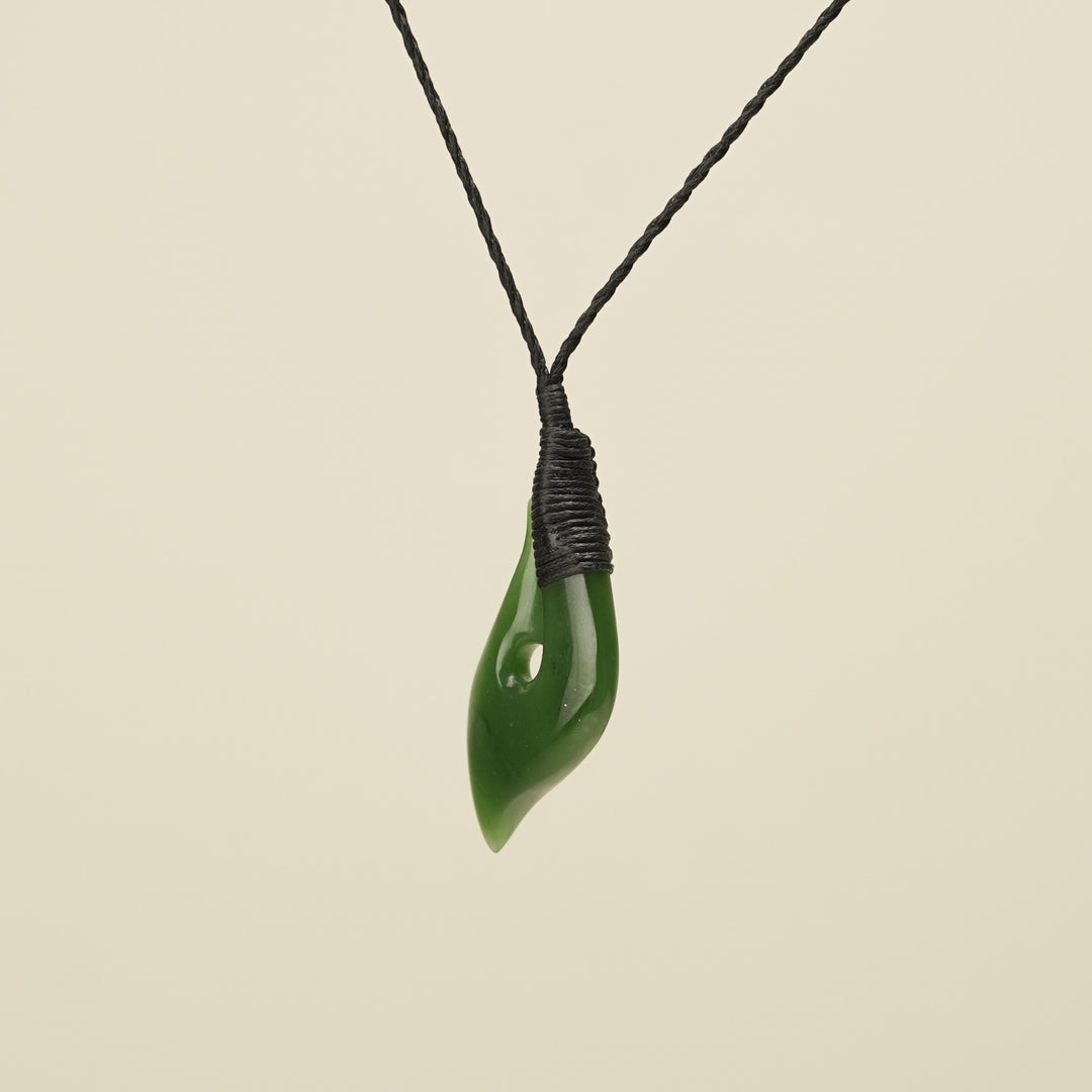 Hei Matau Medium Kawakawa Greenstone