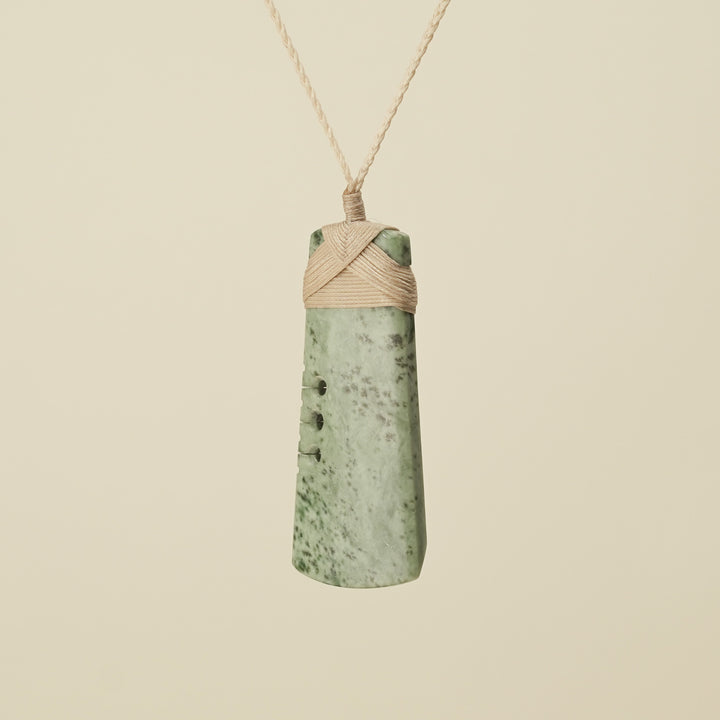 Notched Toki Kōkopu Pounamu Large Pendant