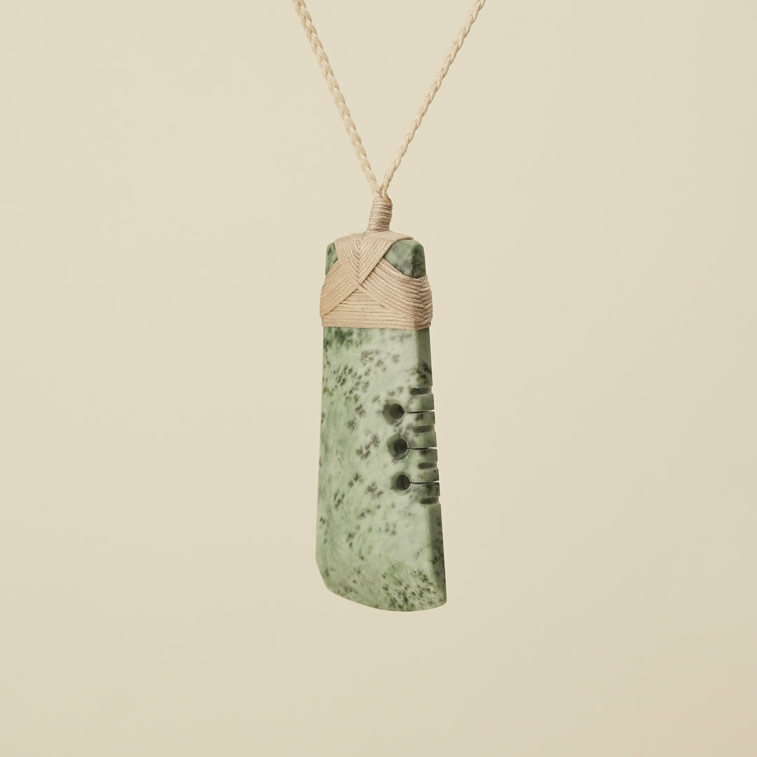 Notched Toki Kōkopu Pounamu Large Pendant
