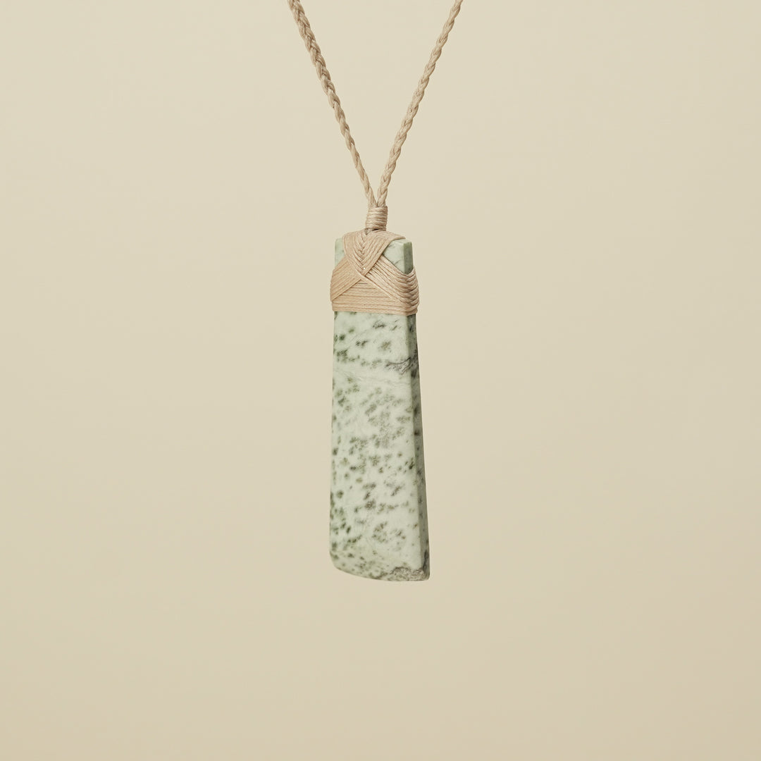 Toki Kōkopu Pounamu Medium Large Pendant