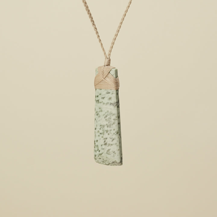 Toki Kōkopu Pounamu Medium Large Pendant