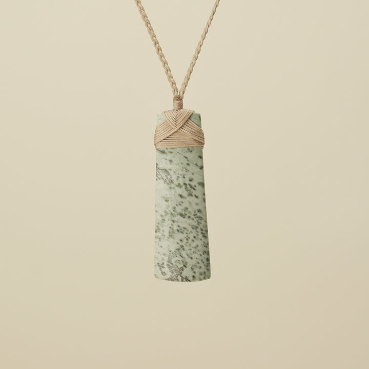 Toki Kōkopu Pounamu Medium Large Pendant