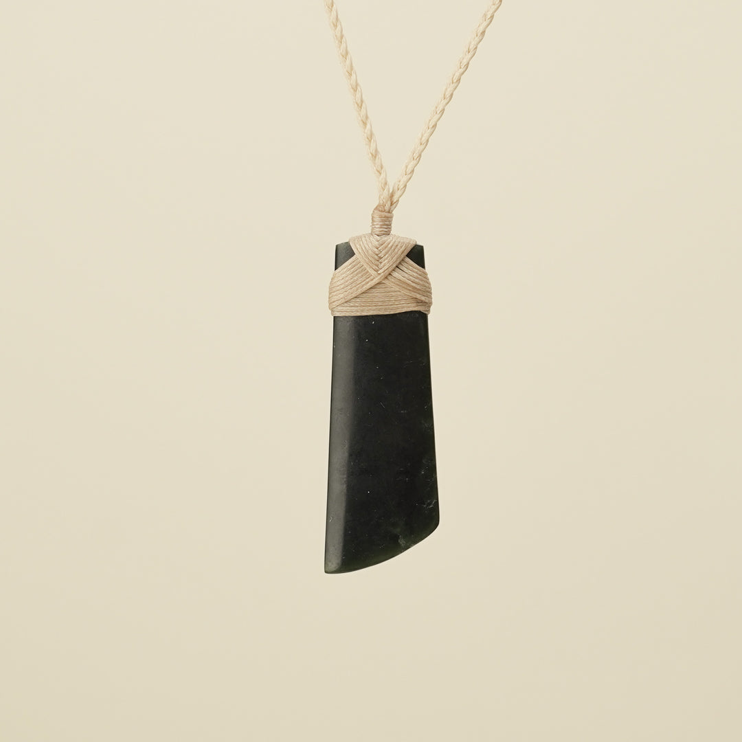 Kawakawa Toki Medium Pounamu Pendant, Tan Binding