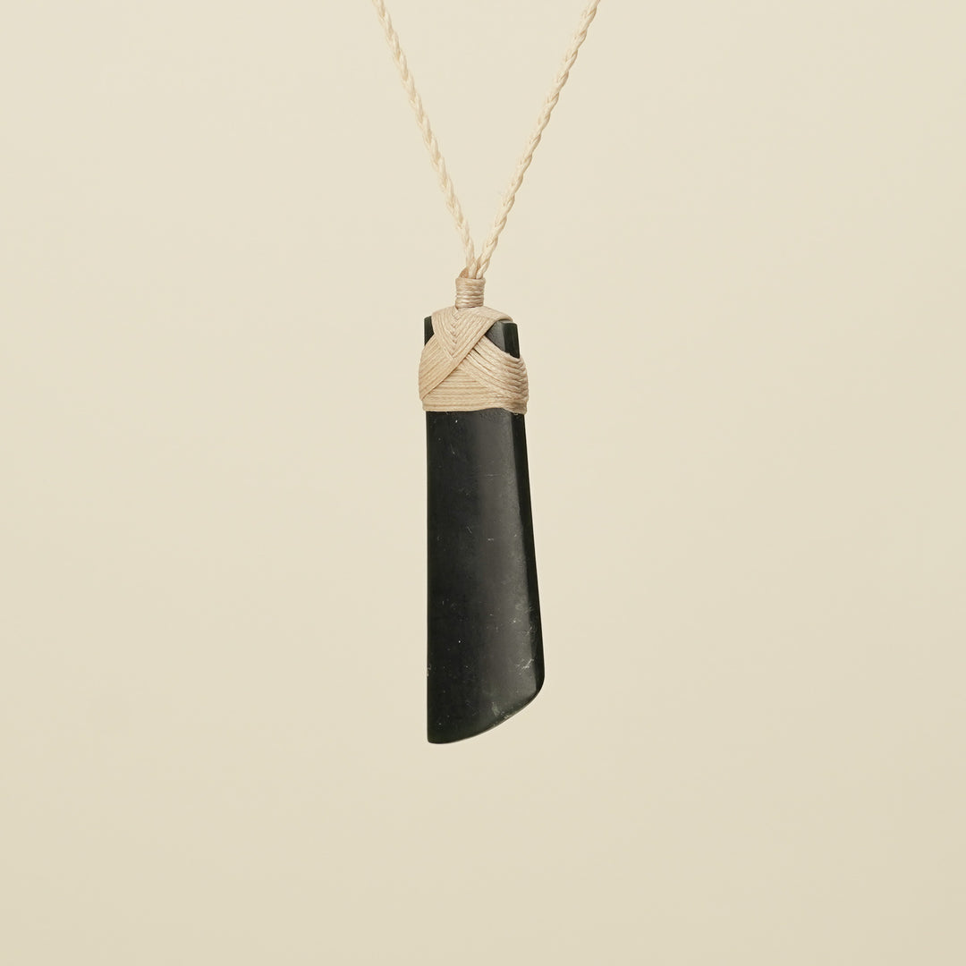 Kawakawa Toki Medium Pounamu Pendant, Tan Binding