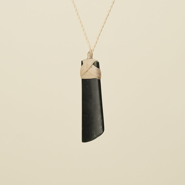 Kawakawa Toki Medium Pounamu Pendant, Tan Binding