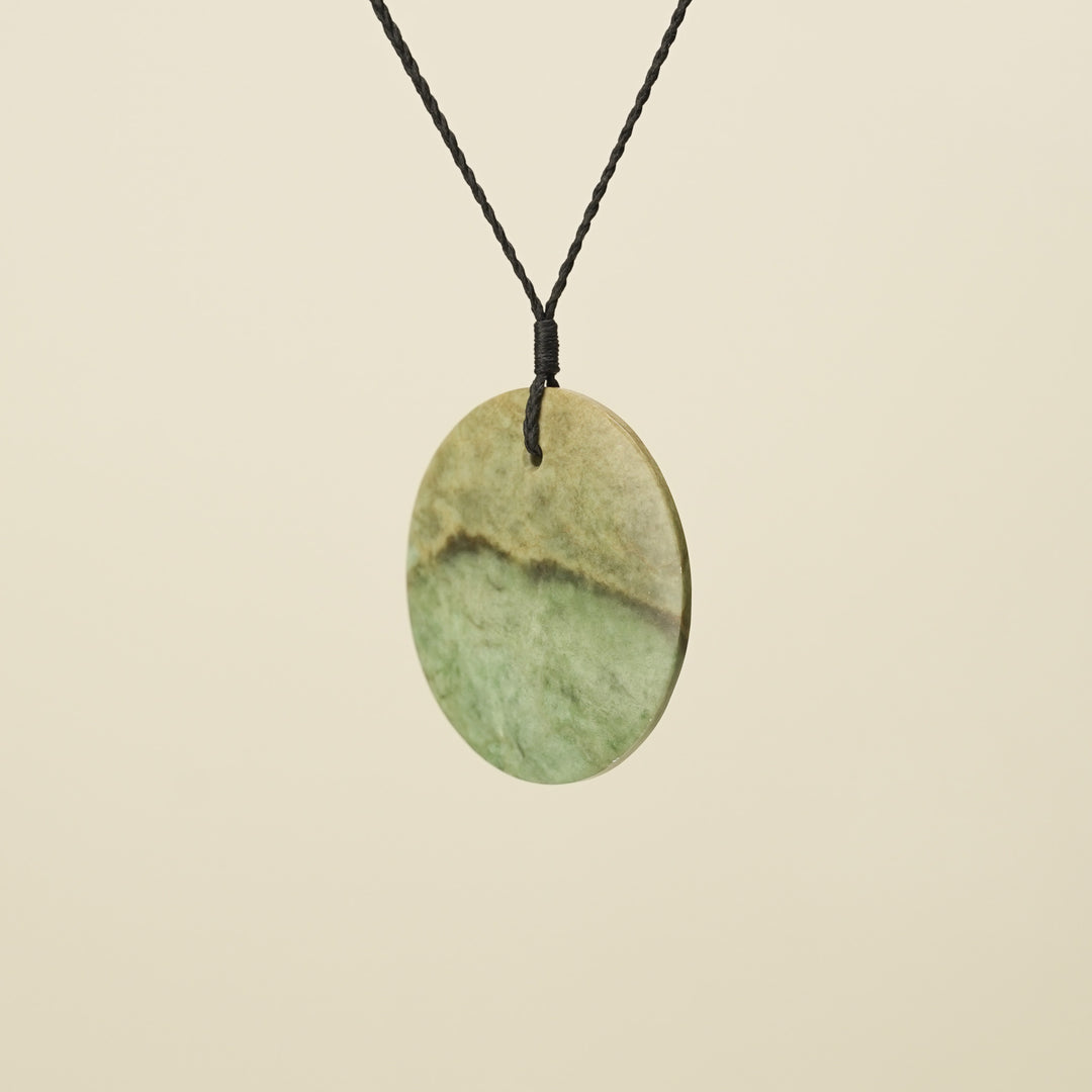 Porowhita Raukaraka Pounamu Large, Black Binding