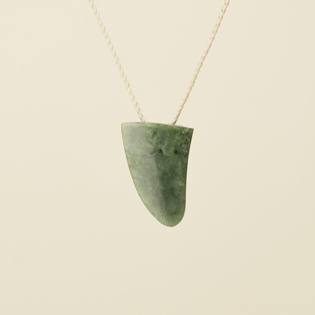 Niho Tooth Inanga Pounamu Small Pendant