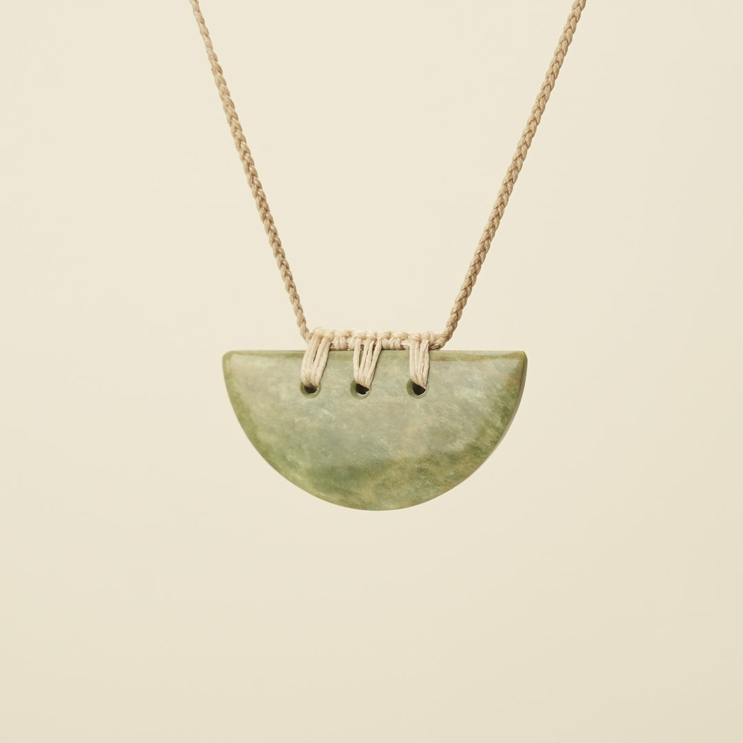 Kōuma Breastplate Raukaraka Pounamu Medium Pendant