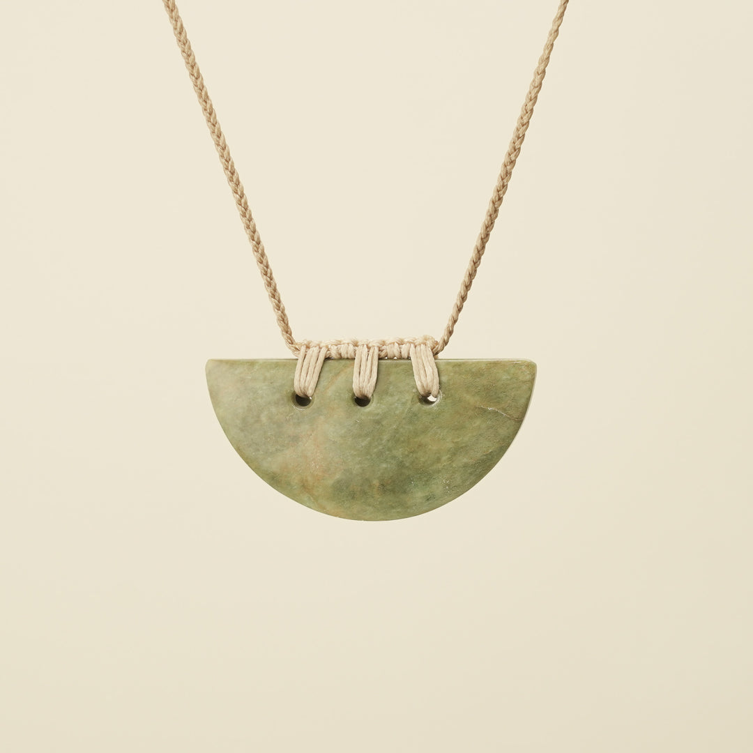 Kōuma Breastplate Raukaraka Pounamu Medium Pendant