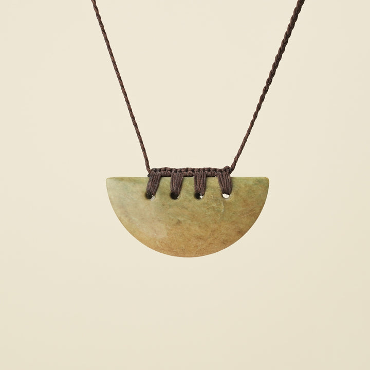 Kōuma Breastplate Raukaraka Pounamu Medium Pendant, Brown Binding