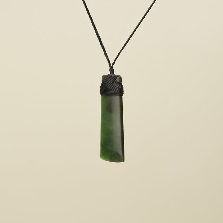 Toki Kahurangi Polished Pounamu Large Black Binding