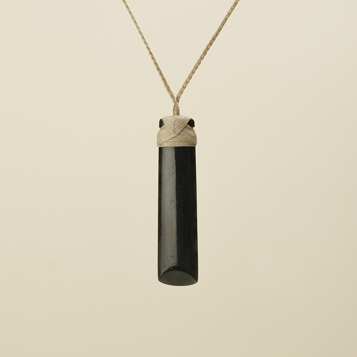 Toki Kawakawa Polished Pounamu Extra Large Tan Binding