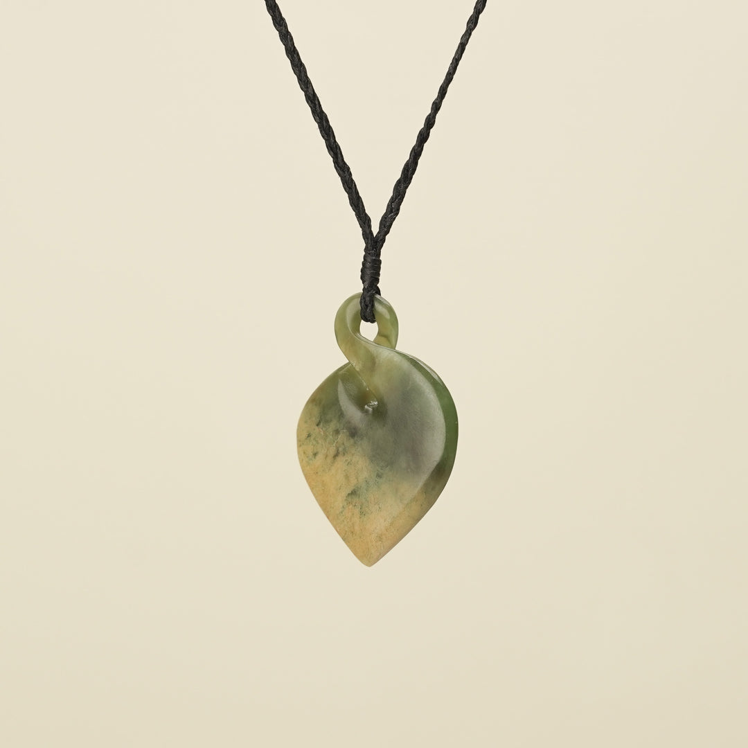 Pikorua Raukaraka Pounamu Pendant