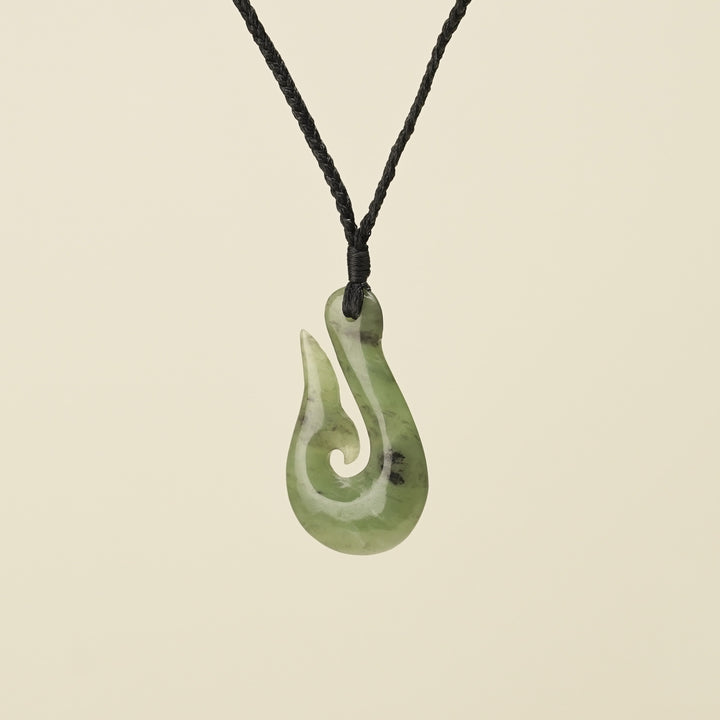 Hei Matau Whale's Tail Pounamu – Medium