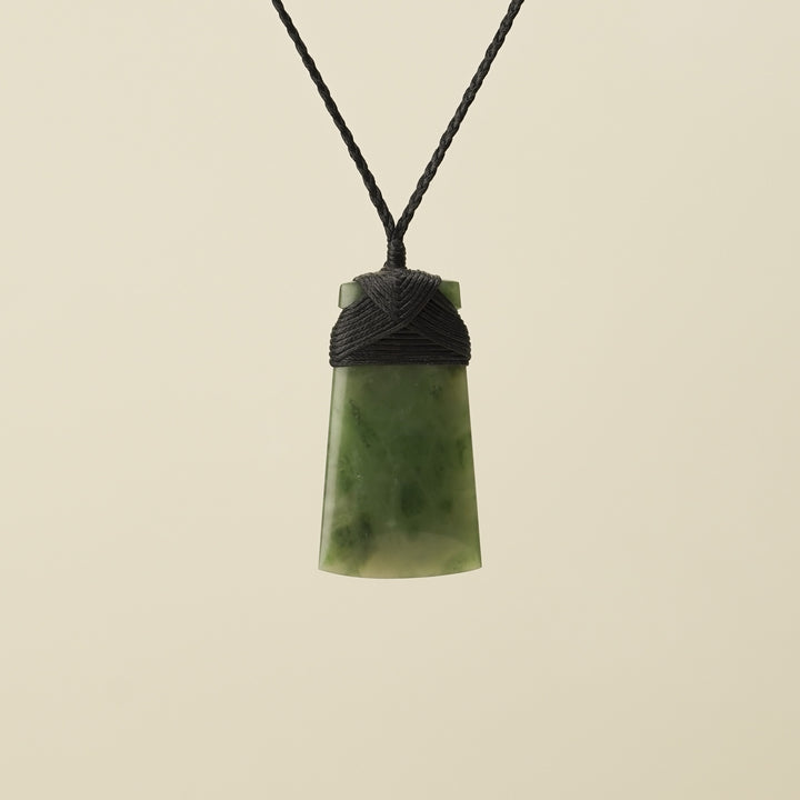 Toki Kahurangi Pounamu Medium Black Binding