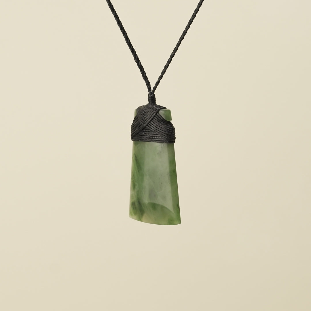Toki Kahurangi Pounamu Medium Black Binding