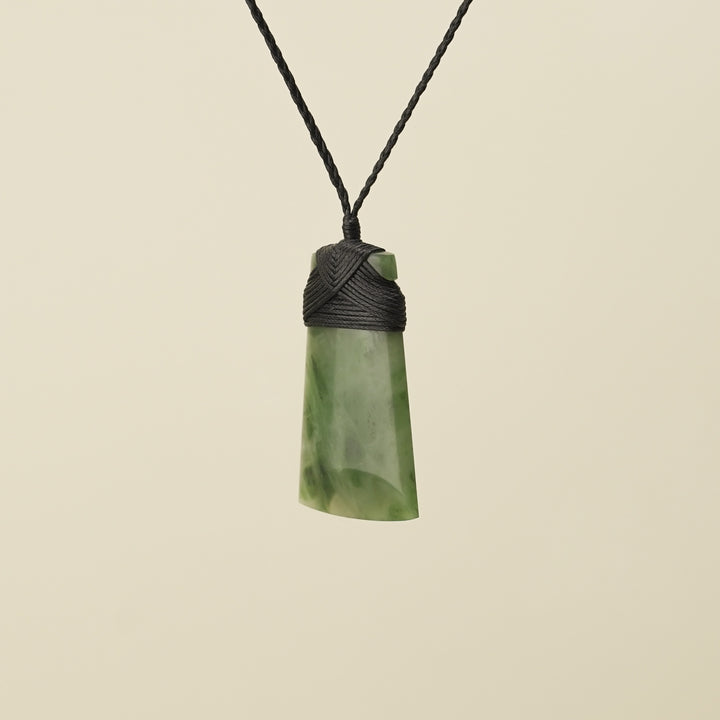 Toki Kahurangi Pounamu Medium Black Binding