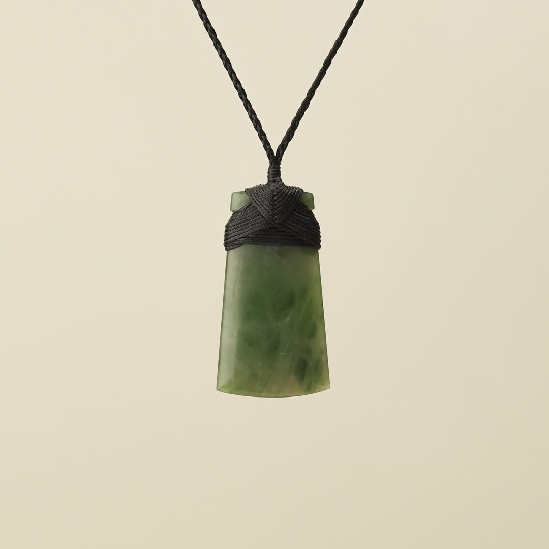 Toki Kahurangi Pounamu Medium Black Binding