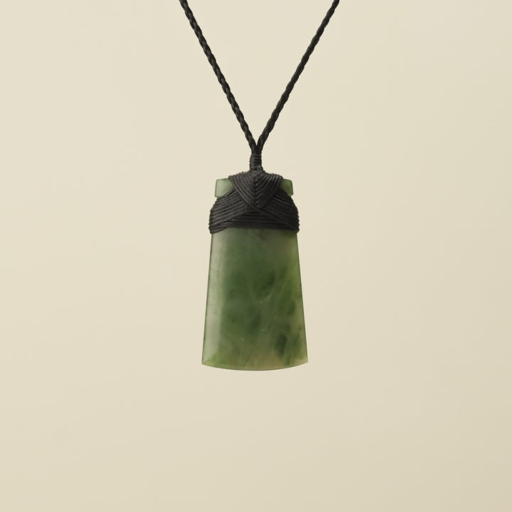 Toki Kahurangi Pounamu Medium Black Binding